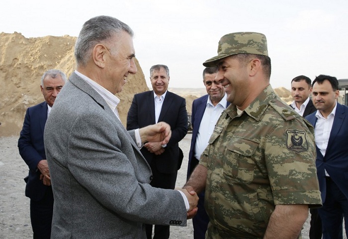 Ali Hassanov rencontre les personnes déplacées dans les régions de Fuzouli et Terter - PHOTOS